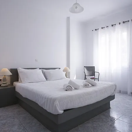 Dreams Perissa (Santorini)